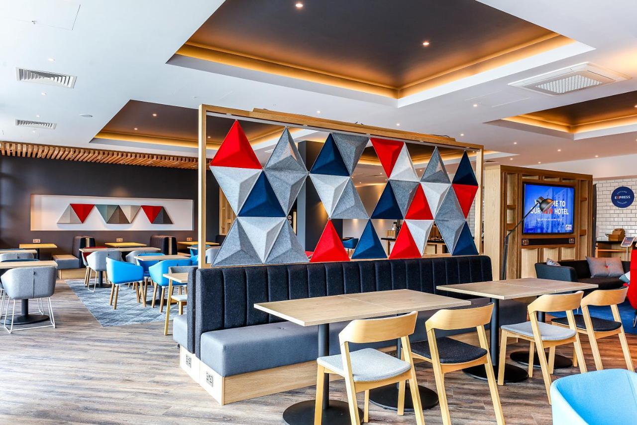 Holiday Inn Express - Bicester By Ihg Extérieur photo