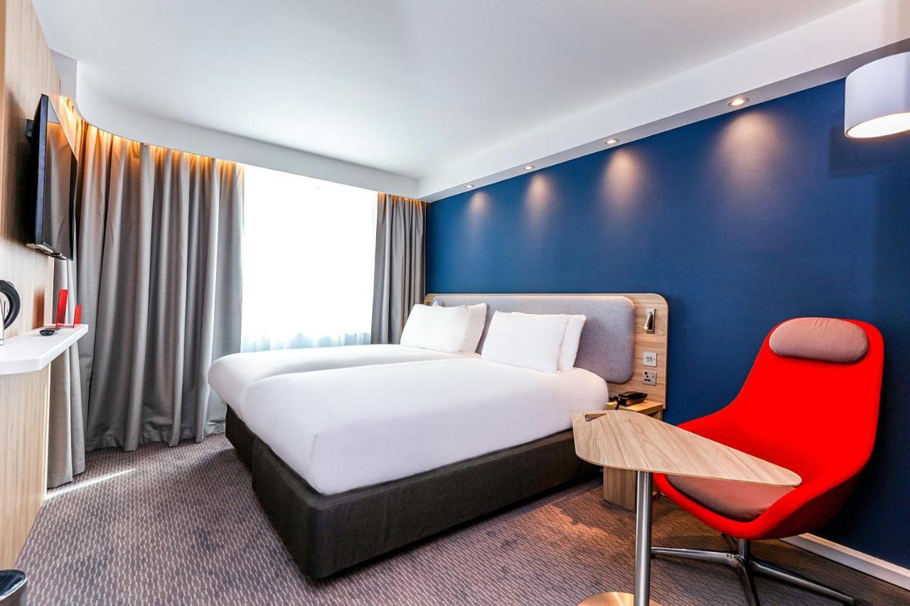 Holiday Inn Express - Bicester By Ihg Extérieur photo