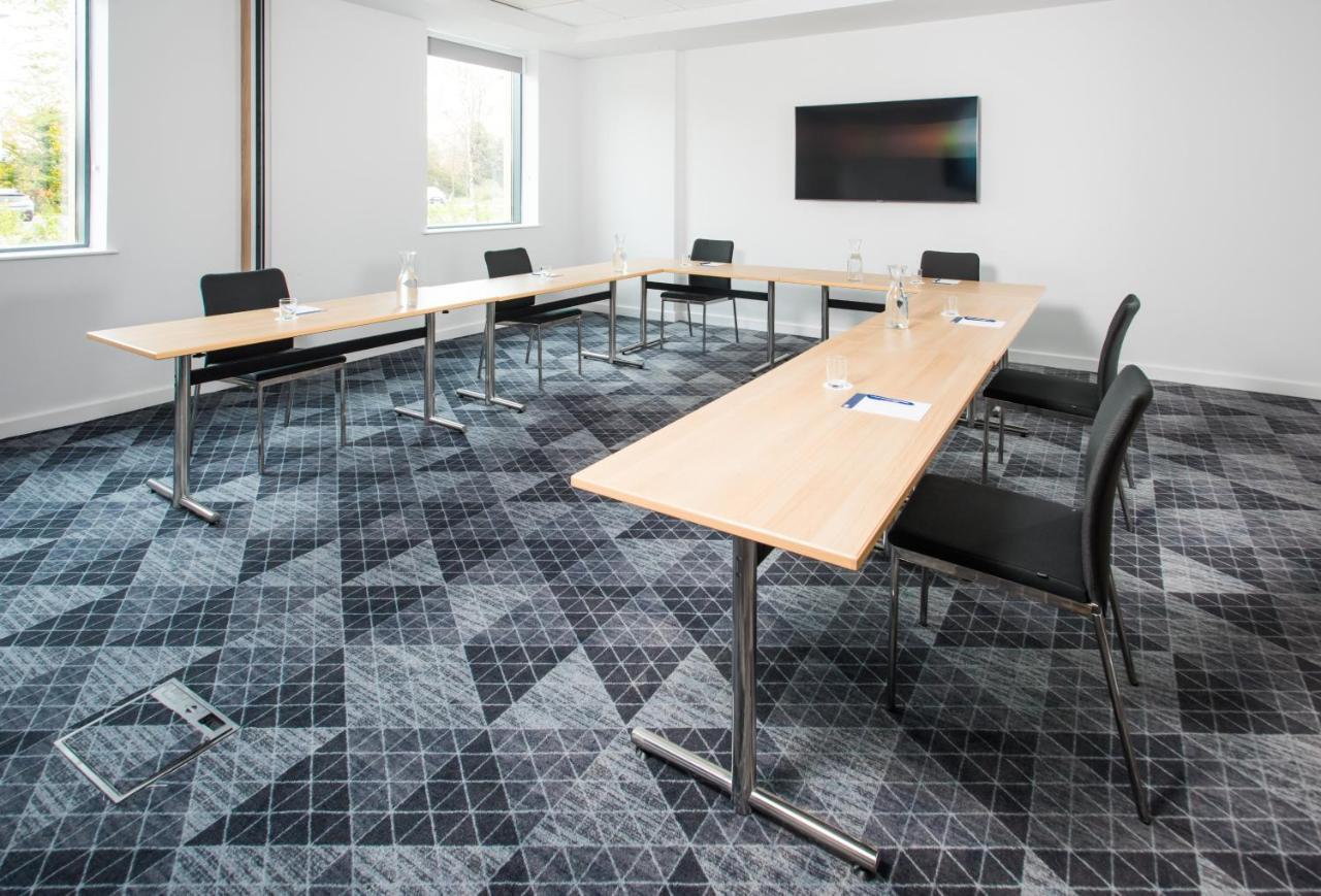 Holiday Inn Express - Bicester By Ihg Extérieur photo